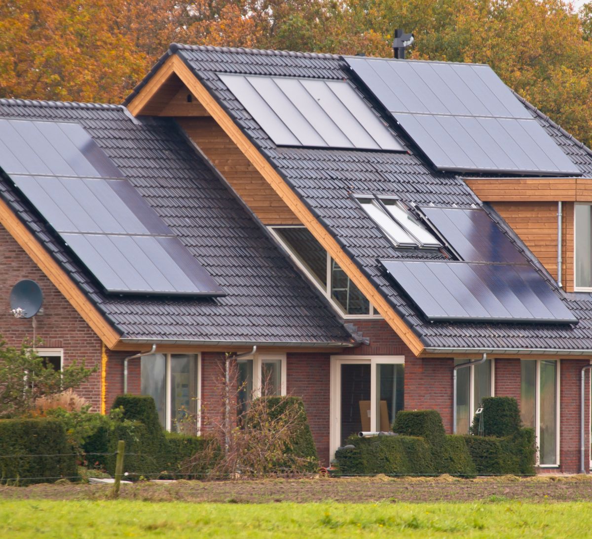 Care sunt preturile pentru montare si mentenanta a sistemelor de panouri fotovoltaice 2026